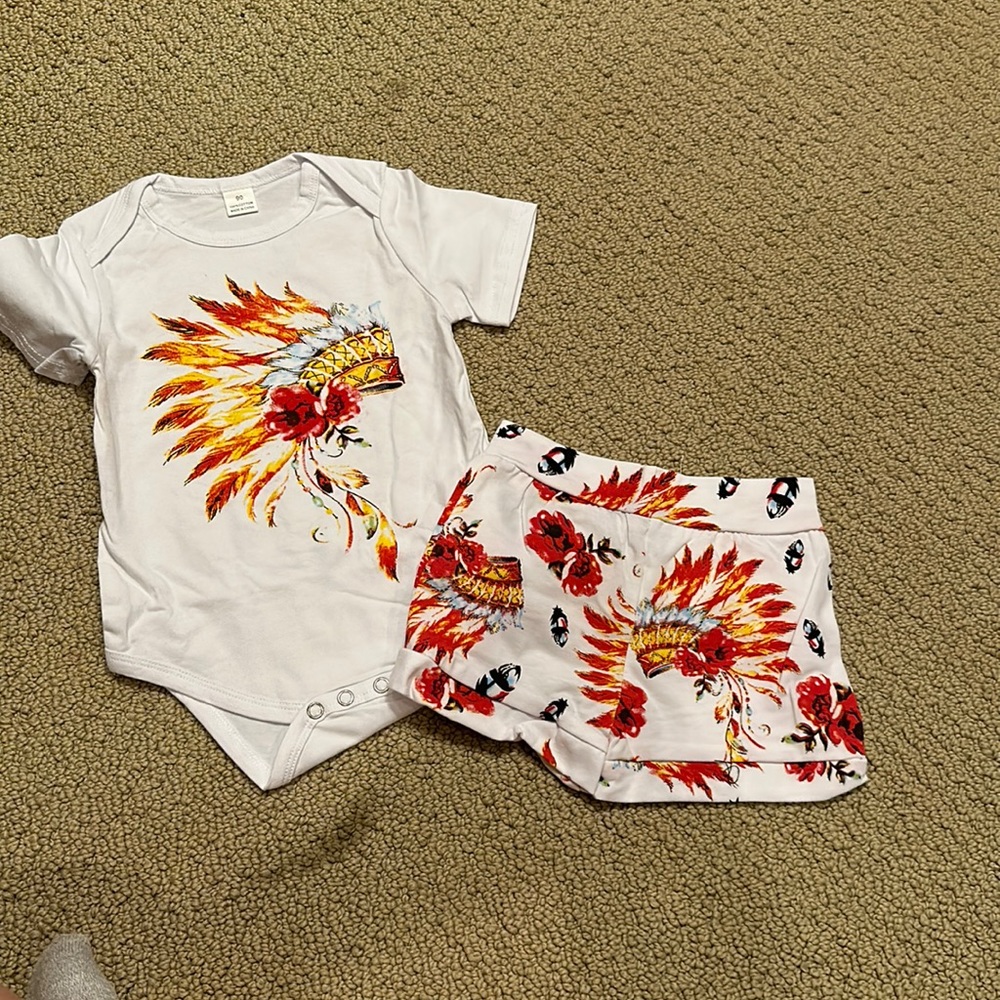 Little girls, Indian print, short set